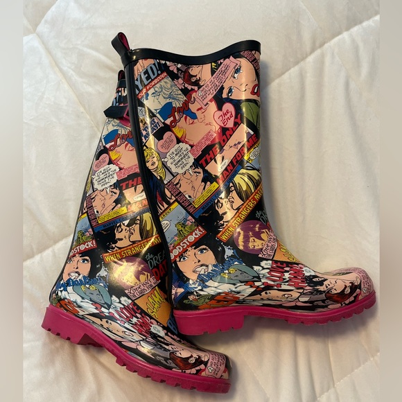 Marvel HER OES Heroes comic strip graphic rain boots size 6 - Picture 2 of 9